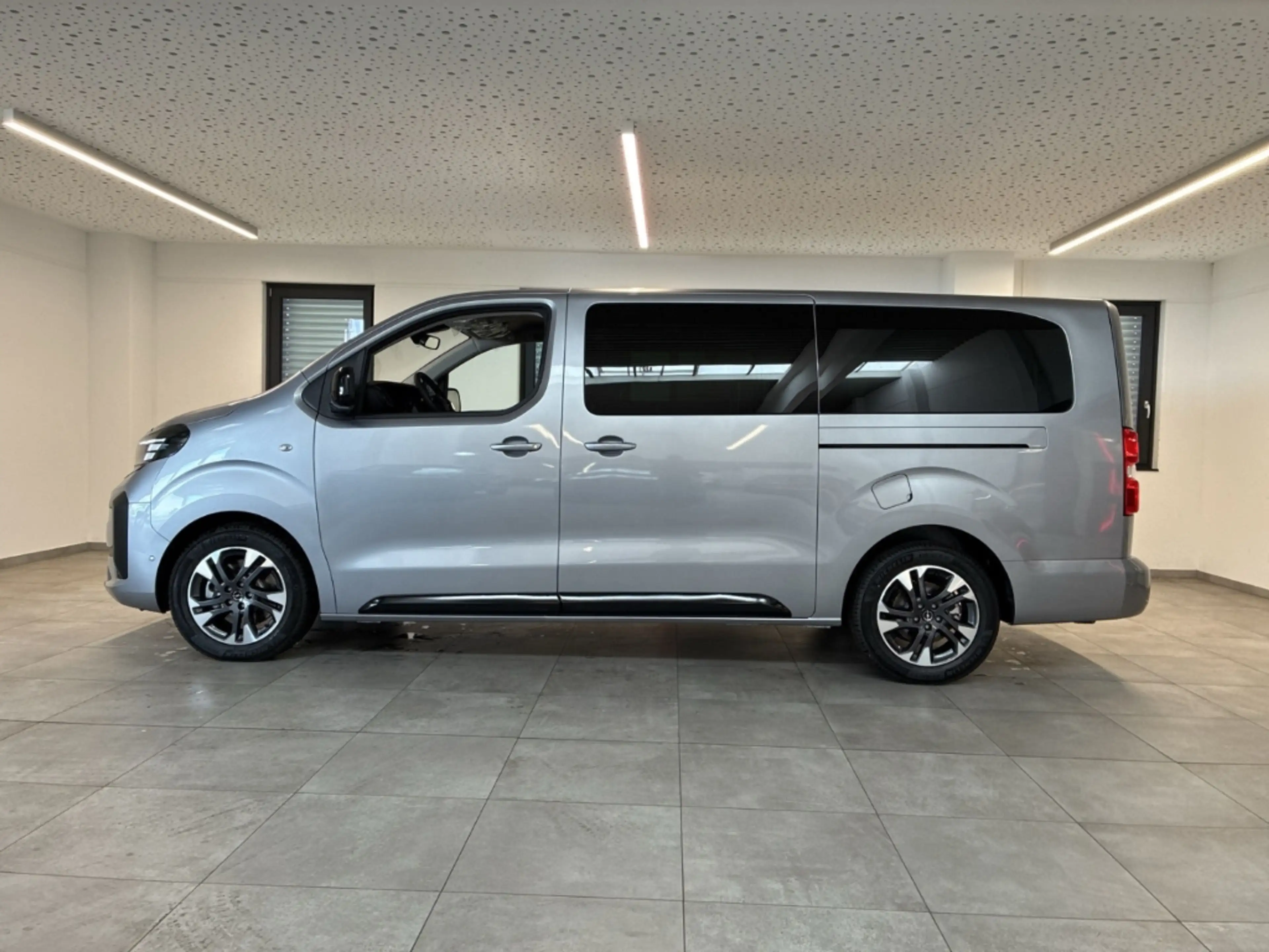 Opel Zafira Life 2.0 HDI XL GS AHK Pano 2x e.Schiebetüren — photo 2