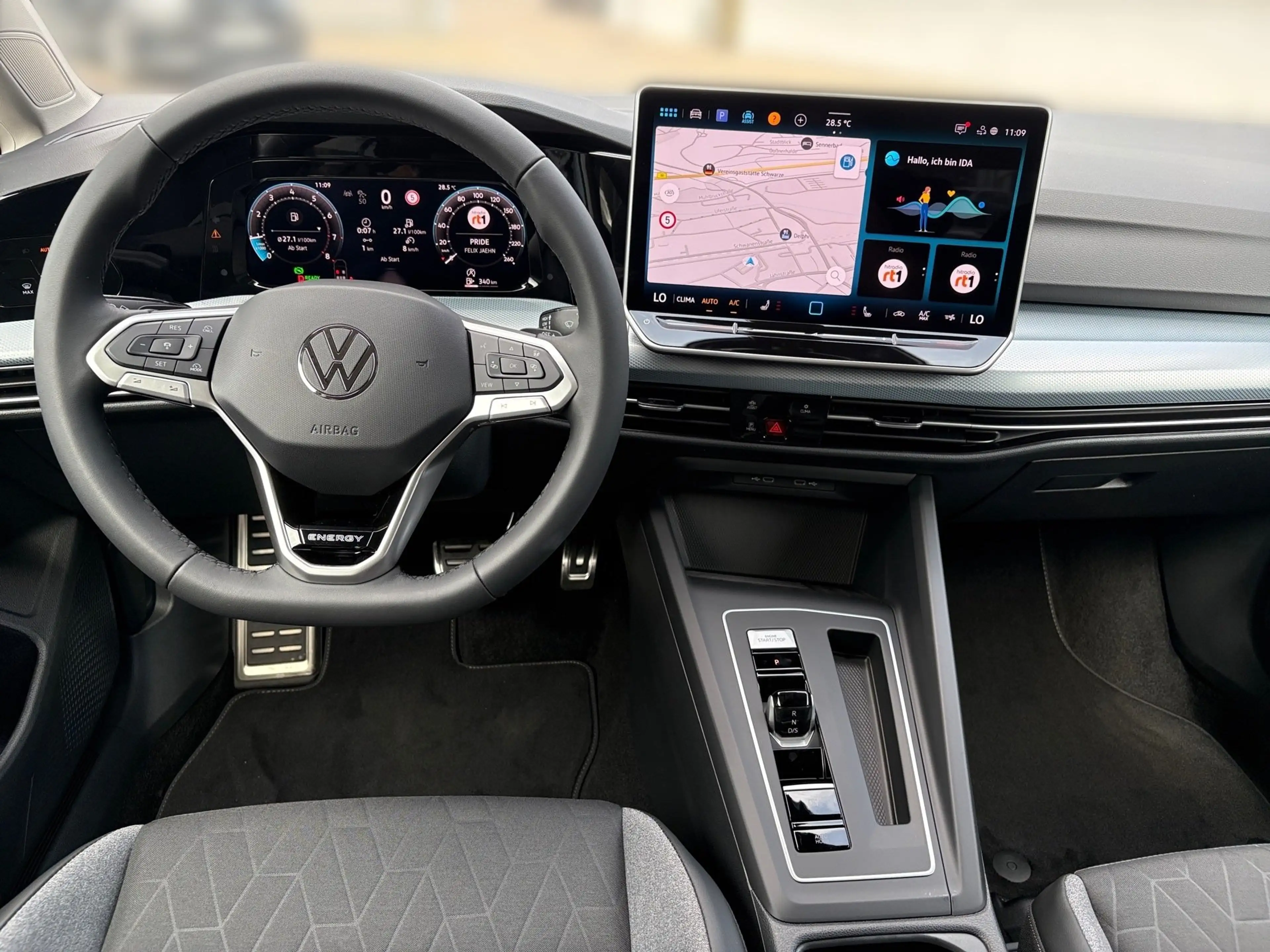 Volkswagen Golf VIII 1.5 eTSI Life *NAVI*KAMERA*SITZHZG* — photo 14