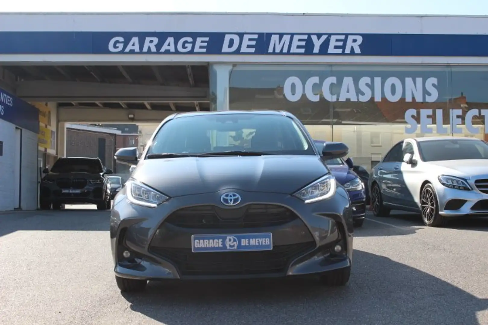 Toyota Yaris 1.5I HYBRID DYNAMIC Gris - 2