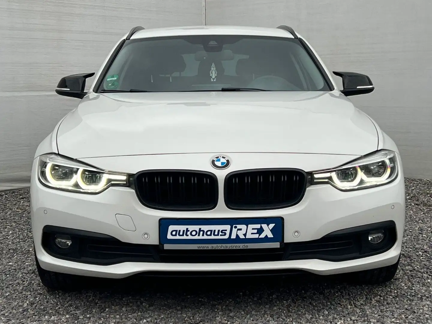 BMW 320 d 2.0d Touring NAVI APS LED AHK Blanc - 2