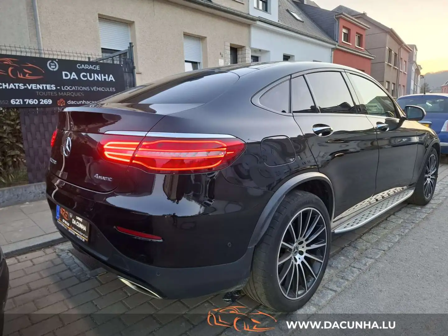 Mercedes-Benz GLC 250 4 MATIC,9G-Tronic,COUPE AMG LINE ,CUIR, NAVI,360, Zwart - 2