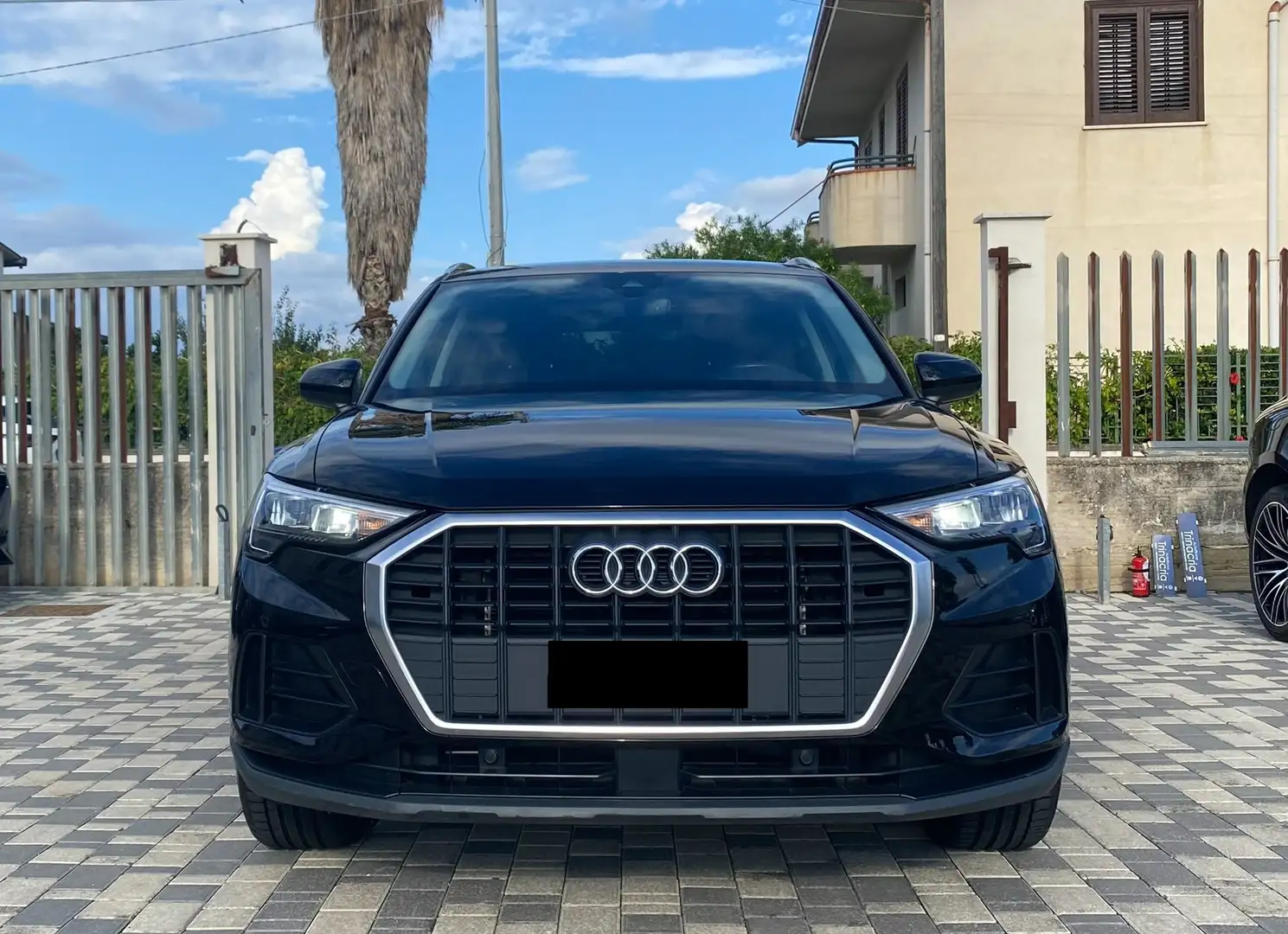 Audi Q3 Business 2.0 TDI 150CV s-tronic 35 Noir - 2