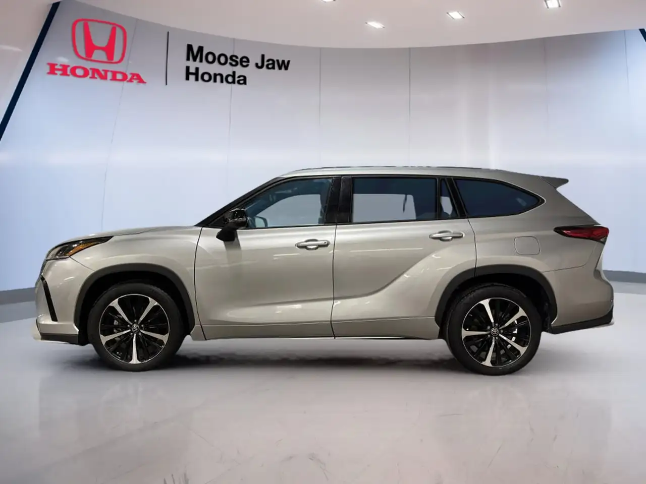 Toyota Highlander снимка Toyota Highlander