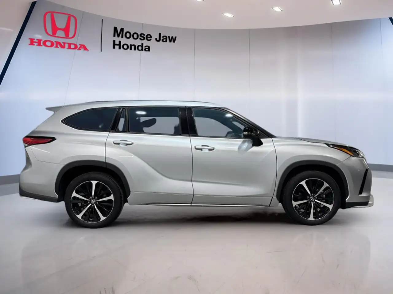 Toyota Highlander снимка Toyota Highlander