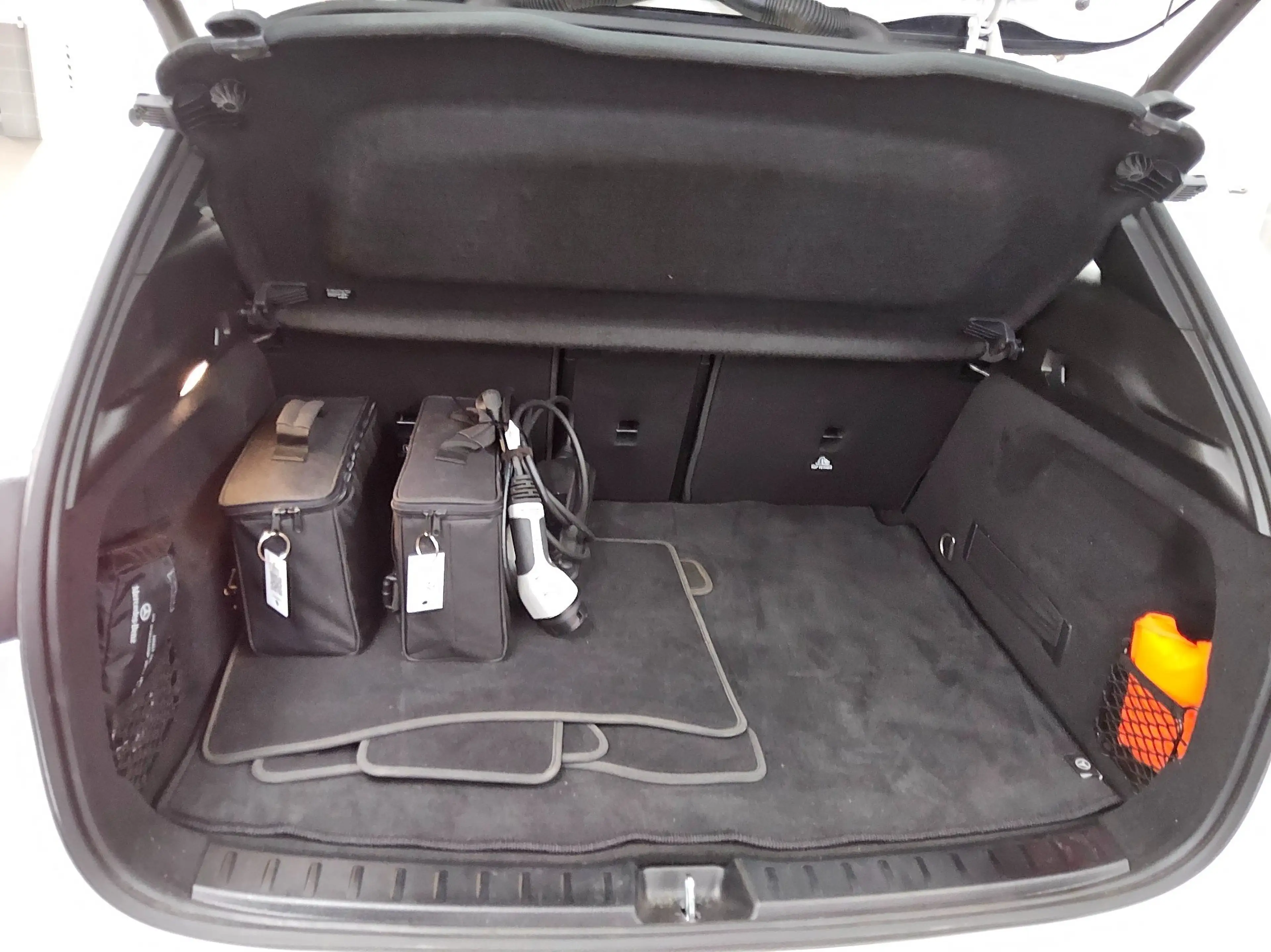 Mercedes-Benz EQA 250 T-Leder Navi LED RFK — photo 12