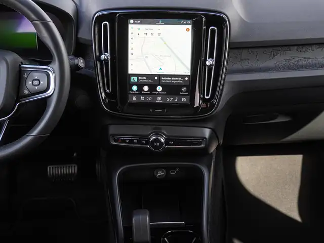 Volvo XC40 view 13