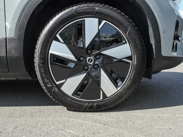 Volvo XC40 view 7