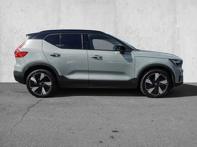 Volvo XC40 view 5