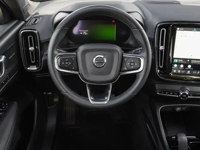 Volvo XC40 view 12
