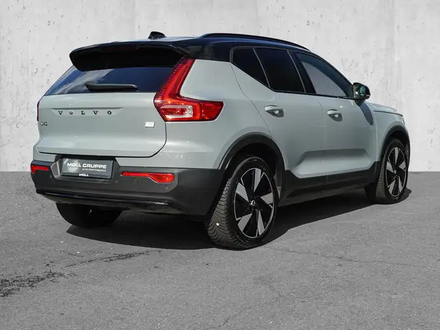 Volvo XC40 view 4