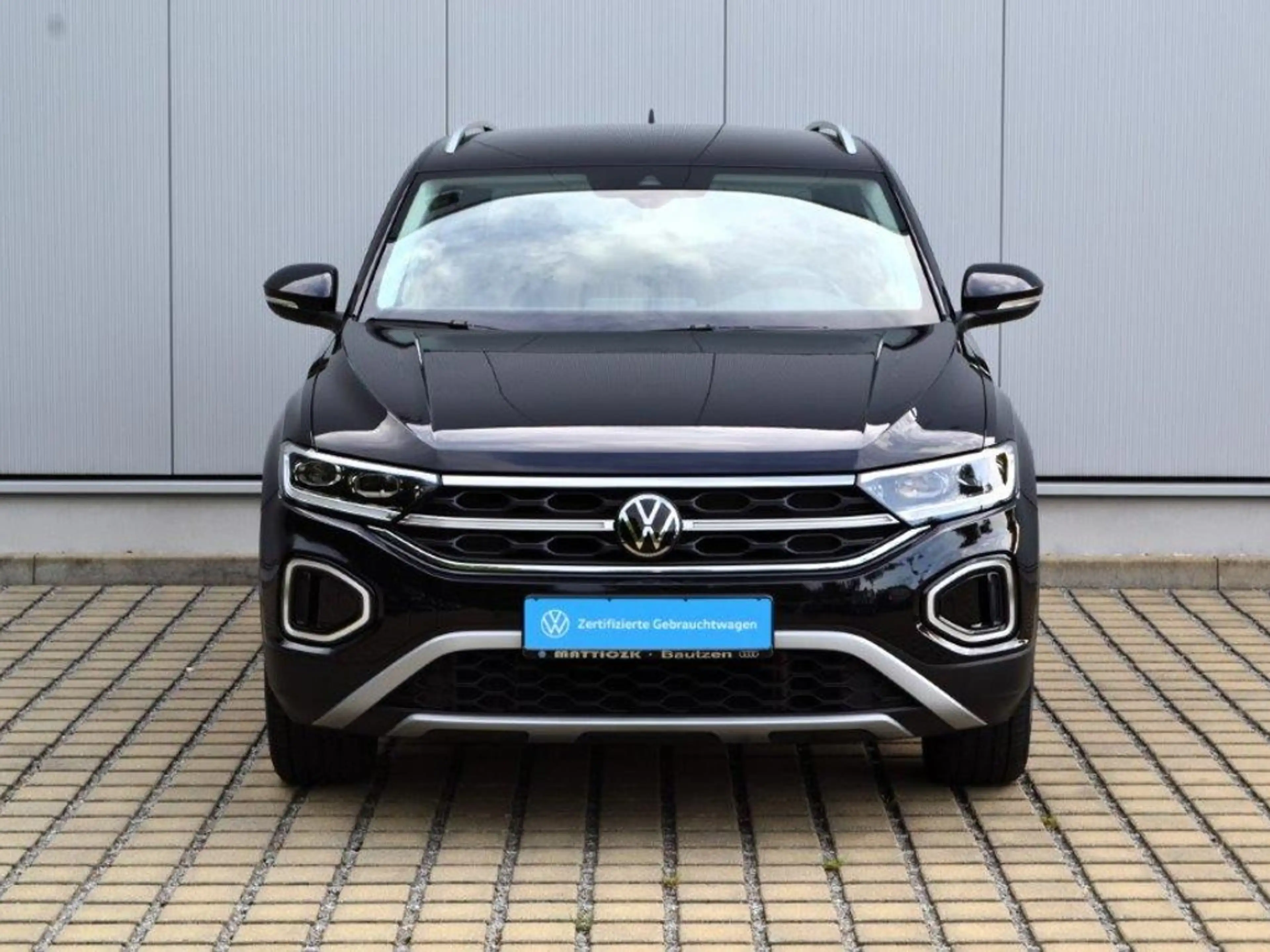 Volkswagen T-Roc 1.5 TSI DSG Facelift Style AHK/MATRIX/17-ZOLL/NAV — photo 2