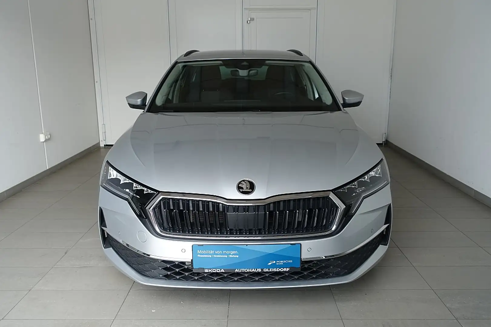 Skoda Octavia Kombi 1,5 TSI Selection Silber - 2