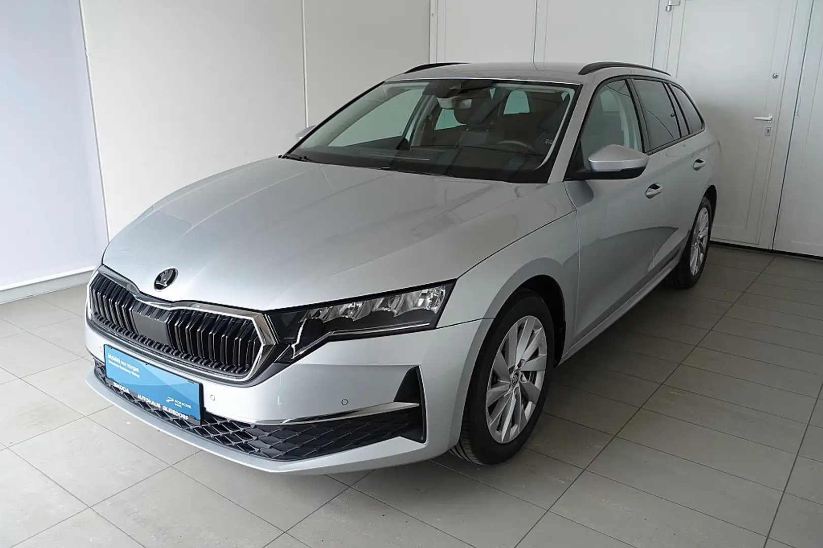 Skoda Octavia Kombi 1,5 TSI Selection Silber - 1
