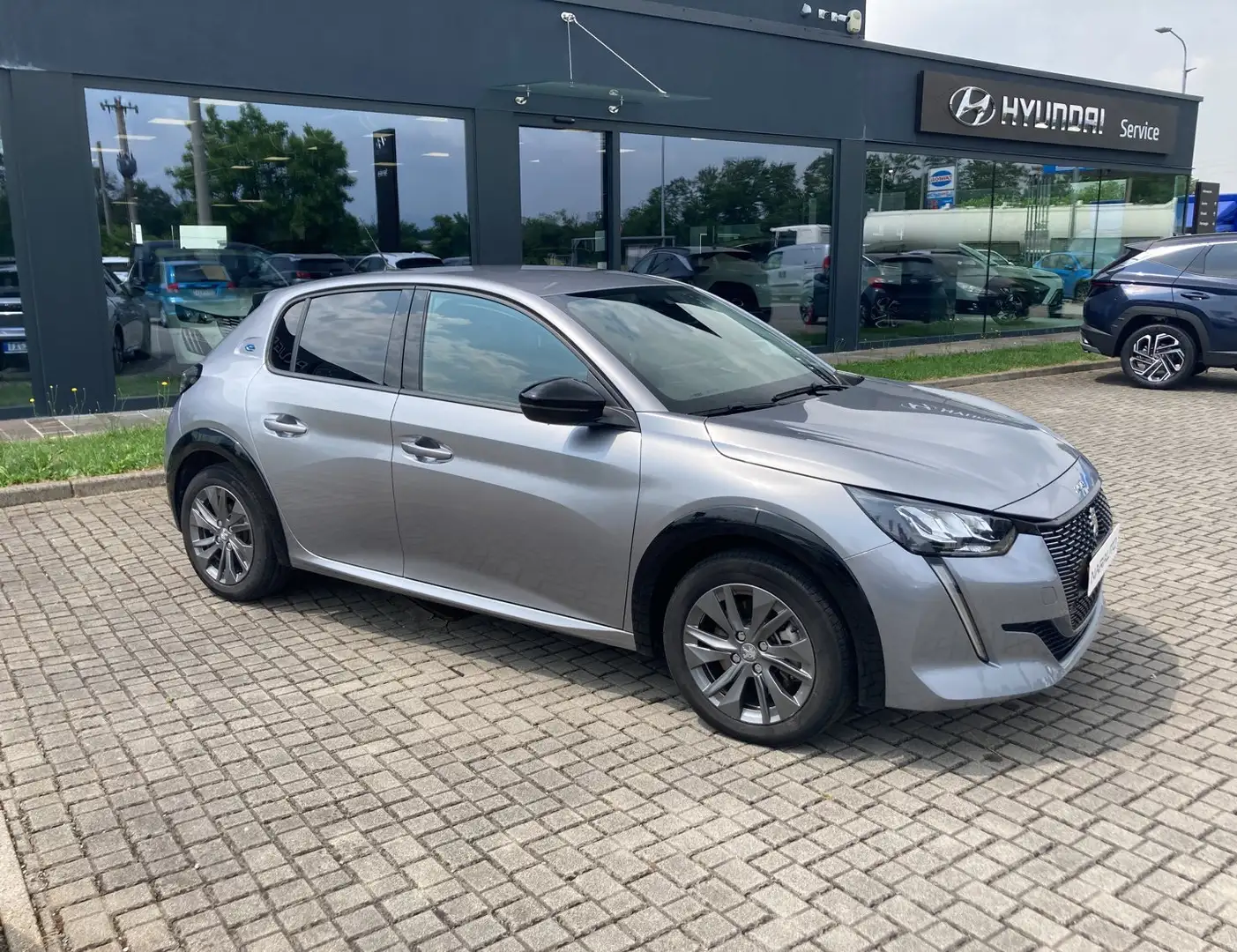 Peugeot 208 motore elettrico 136 CV 5 porte Allure Pack Gris - 2