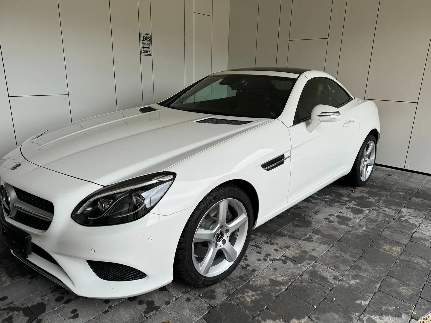 Mercedes-Benz SLC 200 Roadster-Cuire-Led-Aircraft -TOP White - 1