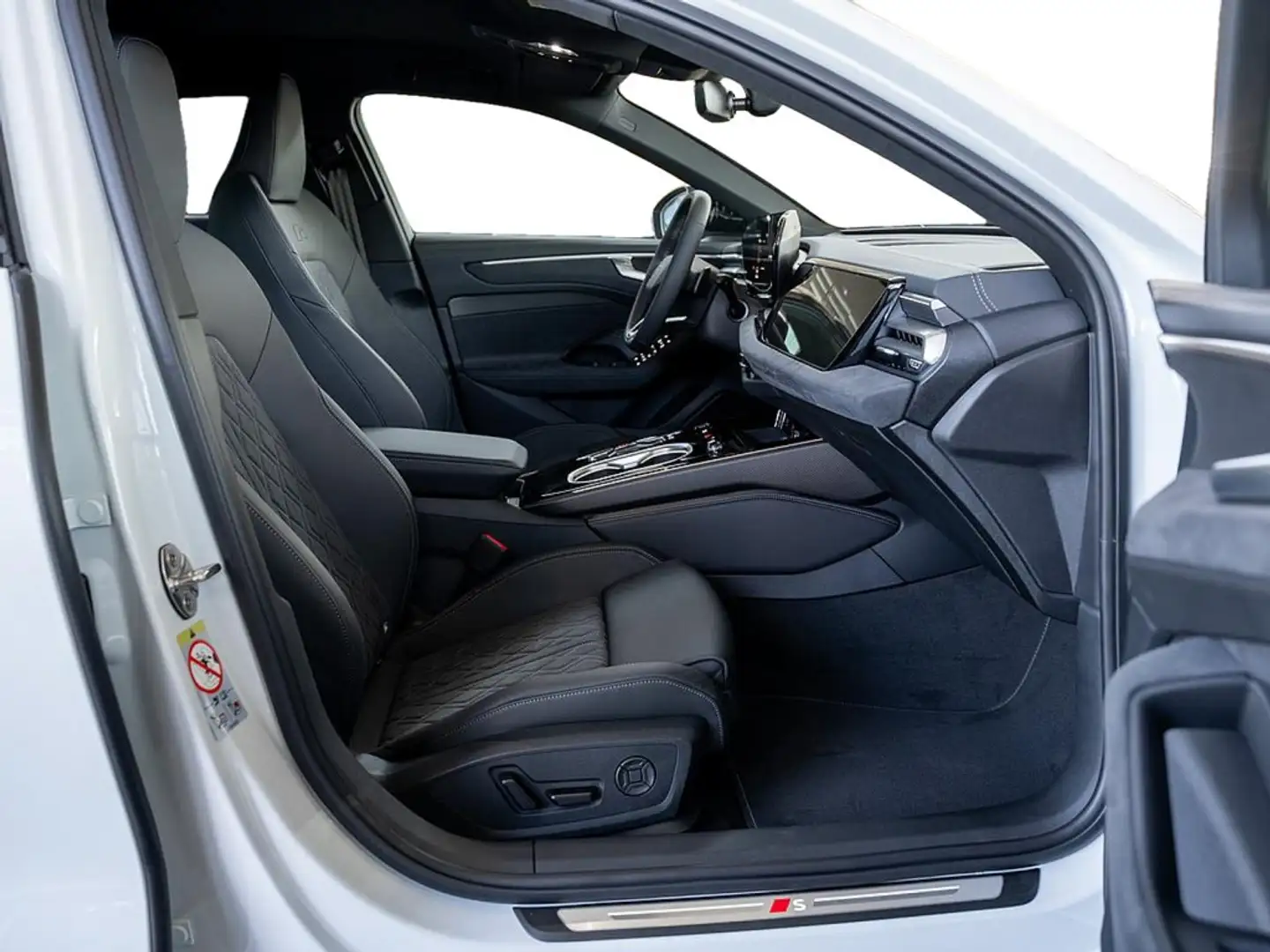 Audi A6 Avant 2.0 TDI quattro edition one S-Line Weiß - 2