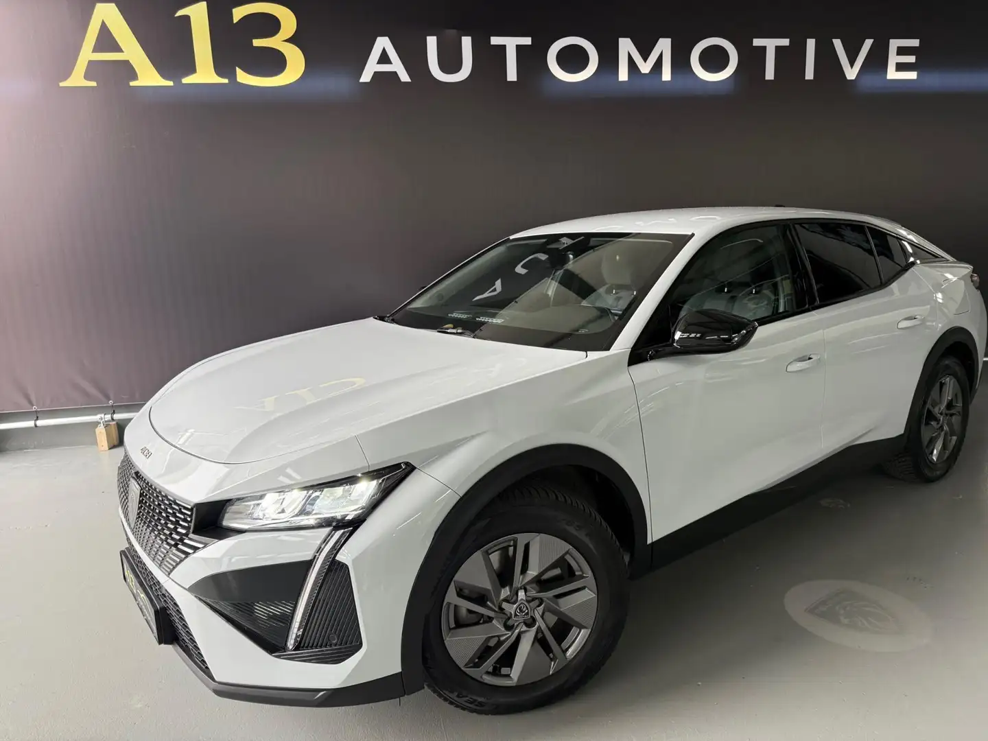 Peugeot 408 1.6 HYbrid Allure pack 180pk 360 camera navi carpl Blanc - 2