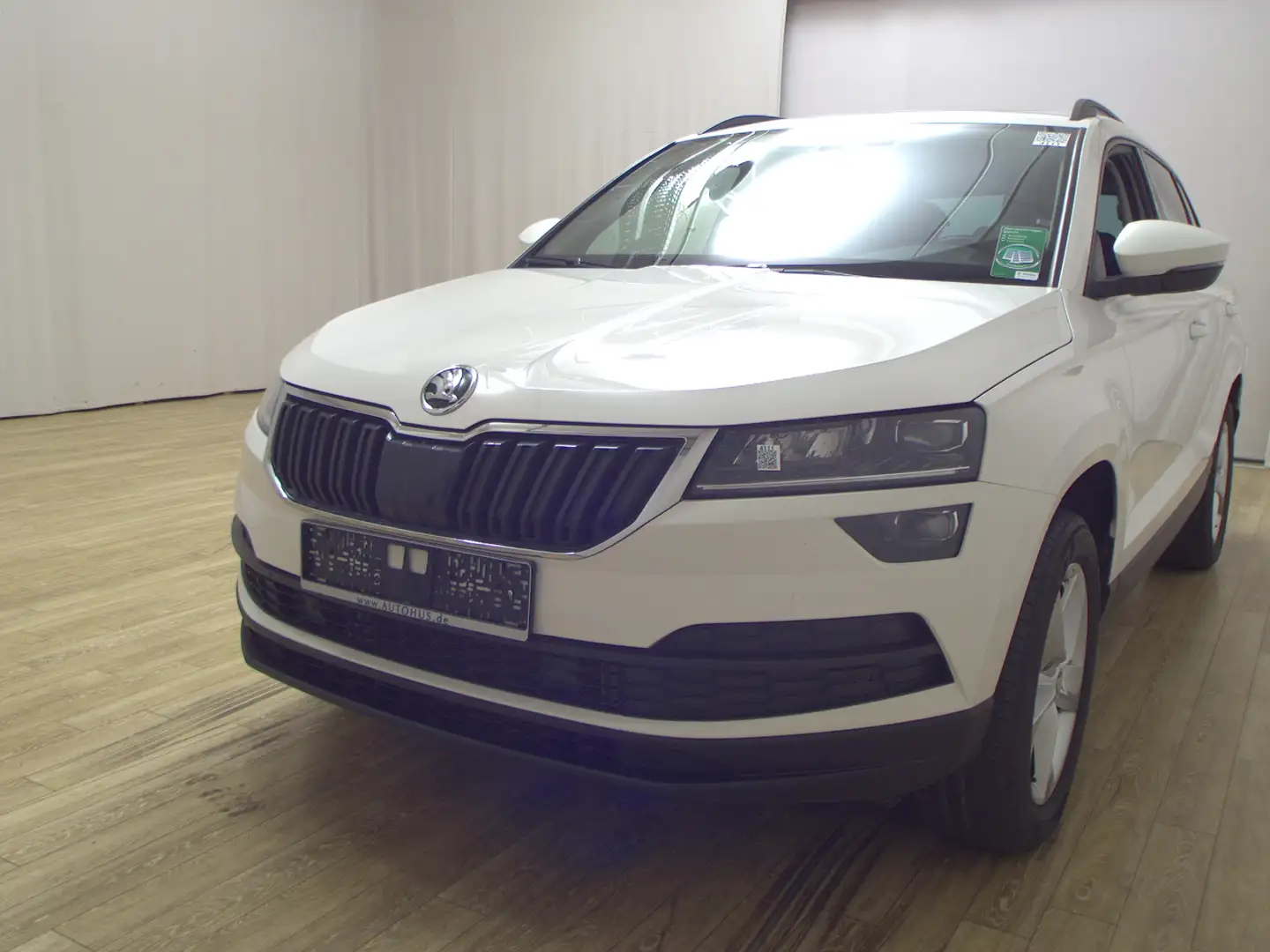 Skoda Karoq 2.0 TDI 4x4 Ambition Navi LED Pano PDC Shz Weiß - 2