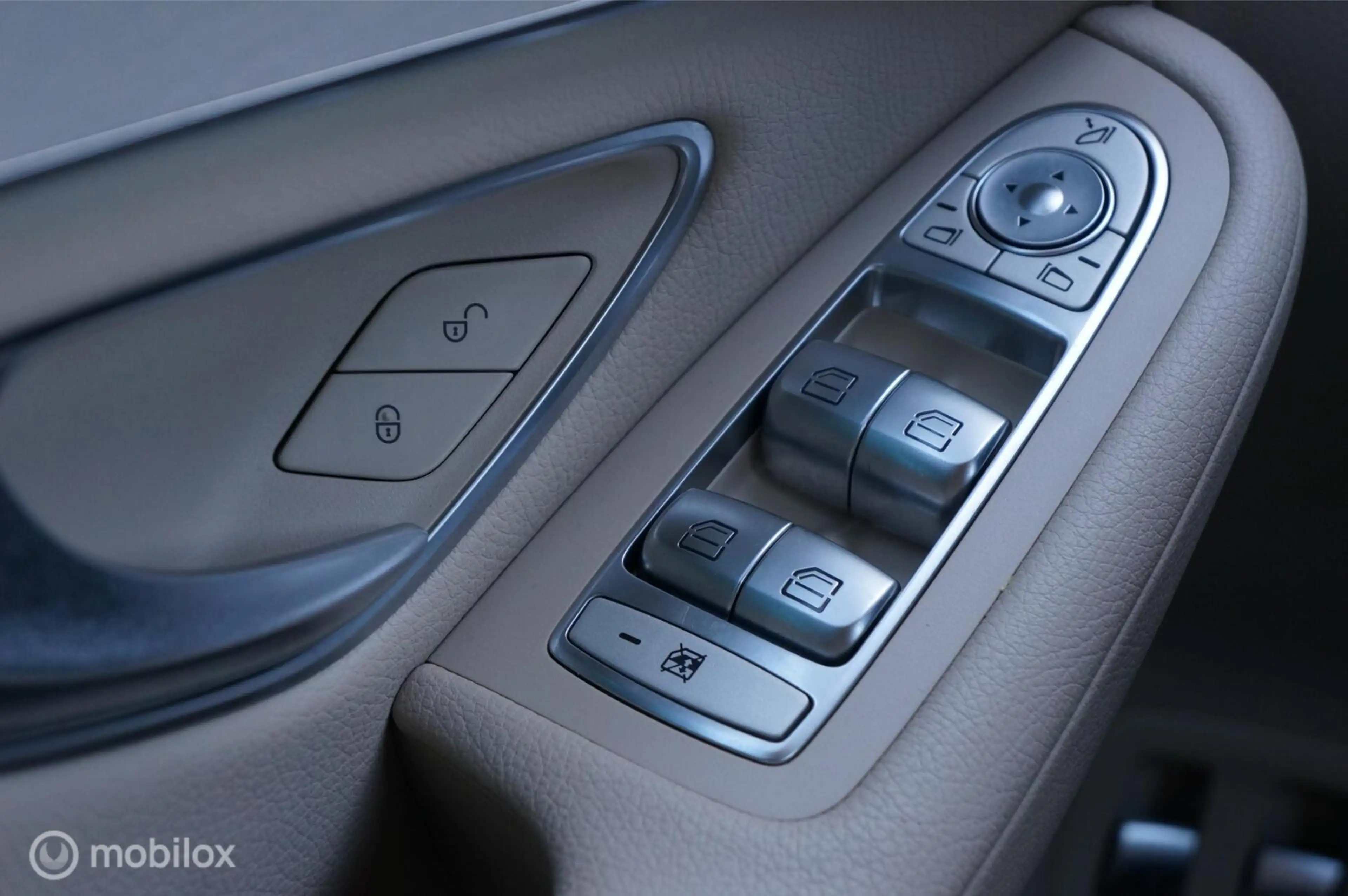 Mercedes-Benz GLC 350 350e 4MATIC Premium — photo 19