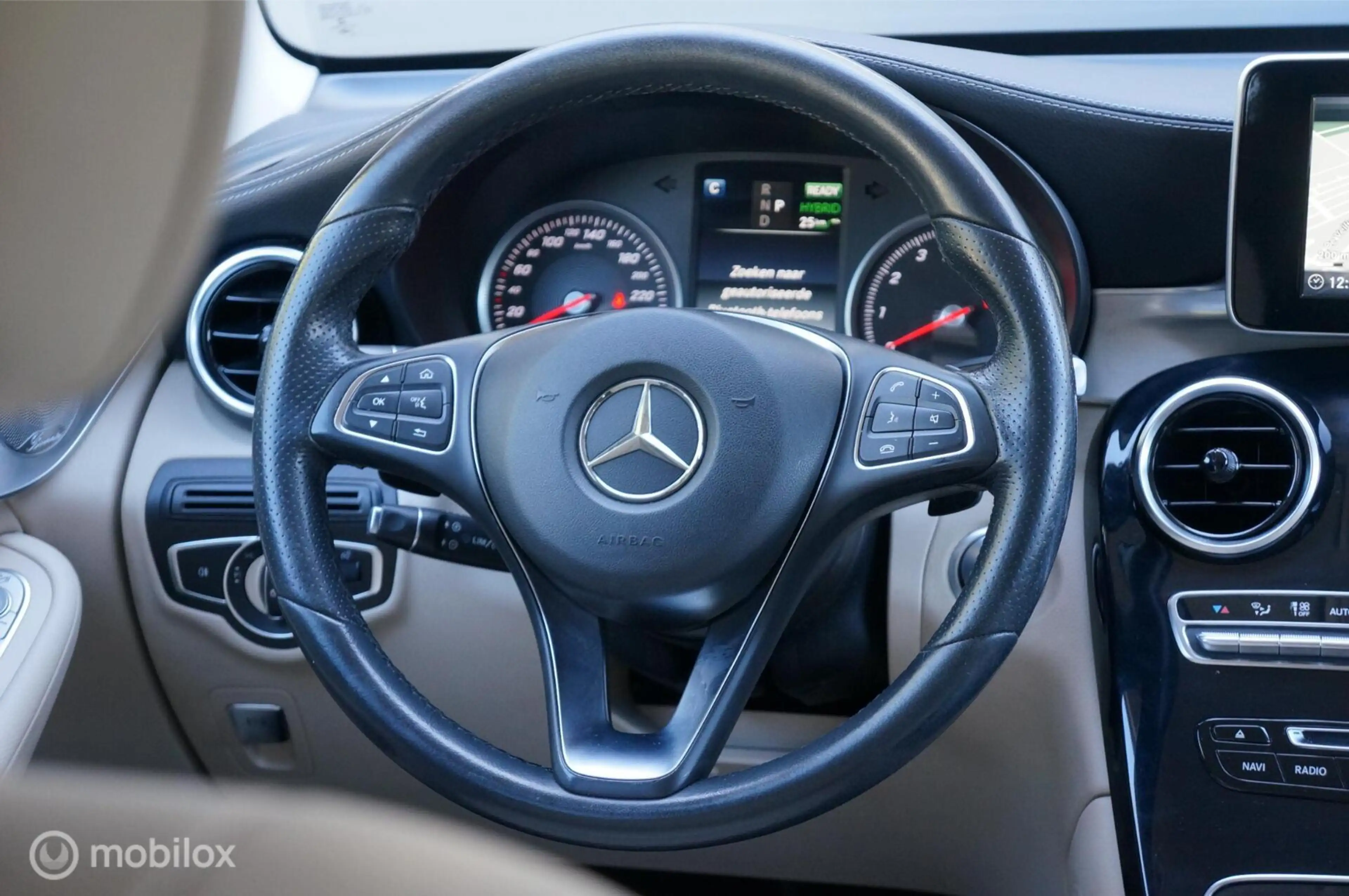 Mercedes-Benz GLC 350 350e 4MATIC Premium — photo 16
