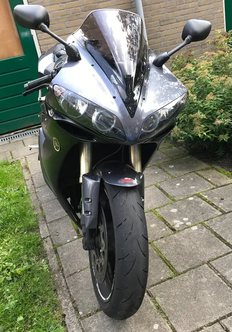 Yamaha YZF-R1 Gris - 2