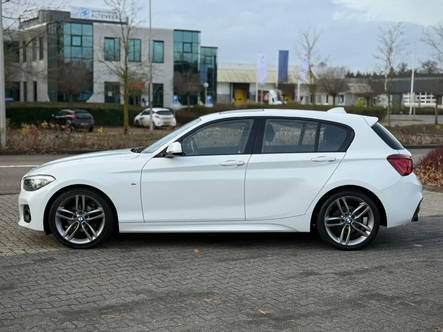 BMW 118 118 A/T M SPORT OPEN DAK SPORT STOELEN STOELVERW. Blanc - 2