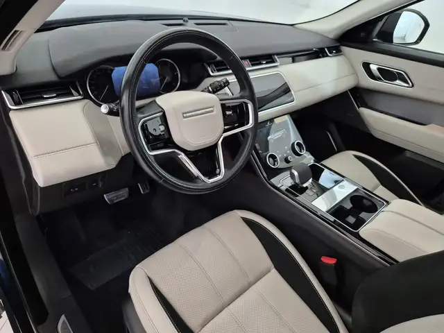 Land Rover Range Rover Velar view 17