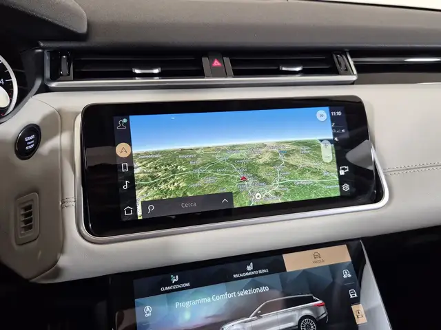 Land Rover Range Rover Velar view 12