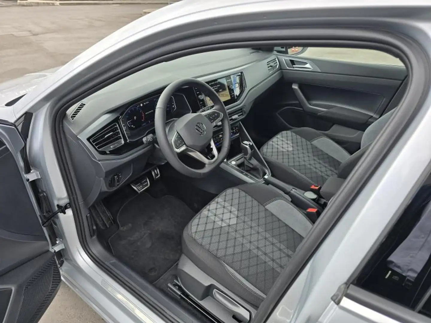 Volkswagen Taigo R-Line Argent - 2