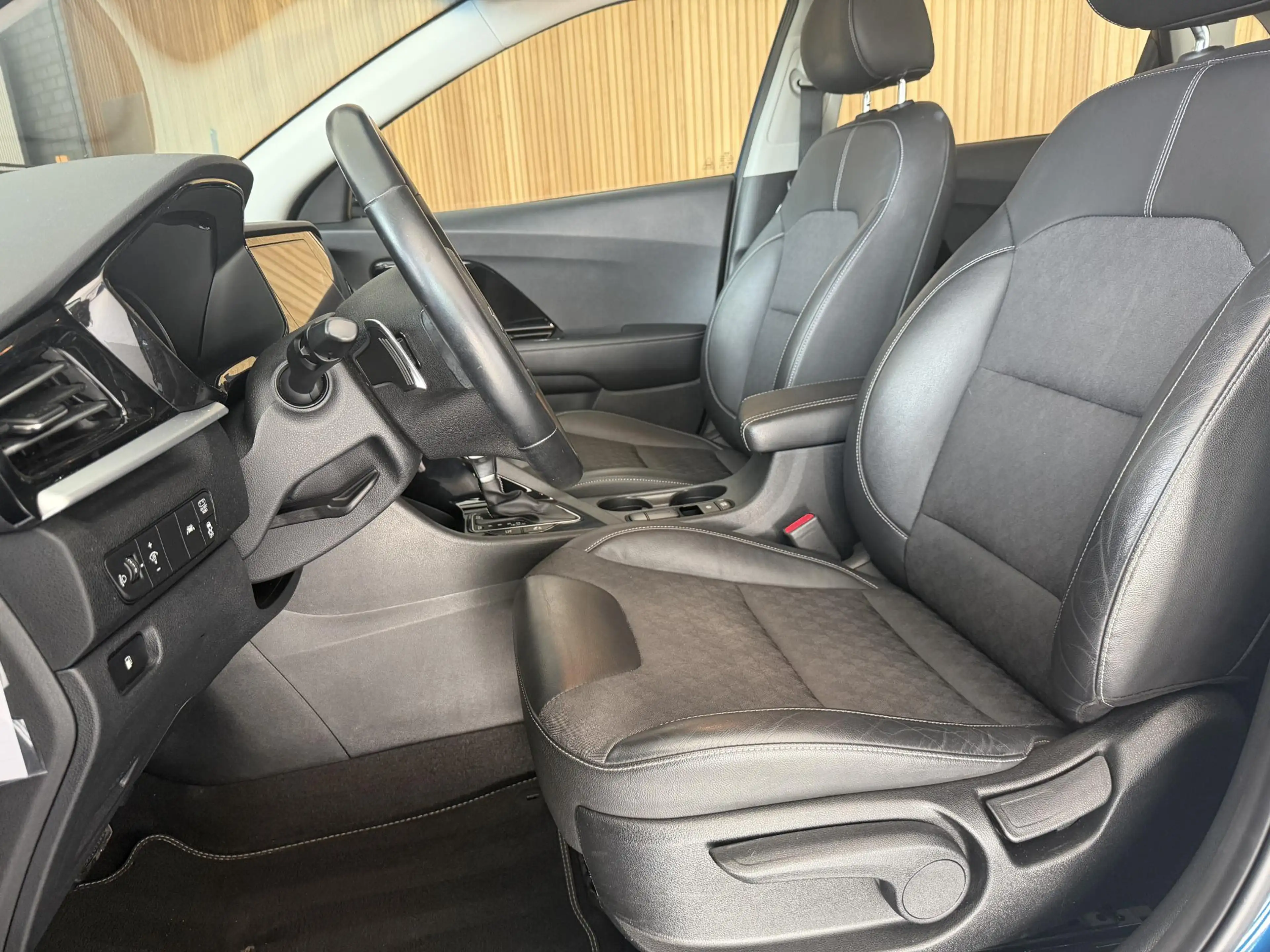 Kia Niro 1.6 GDi Hybrid DynamicLine — photo 8