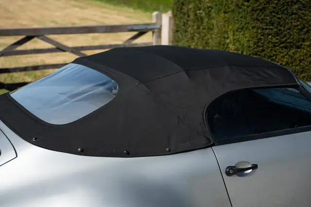 Porsche 911 view 7