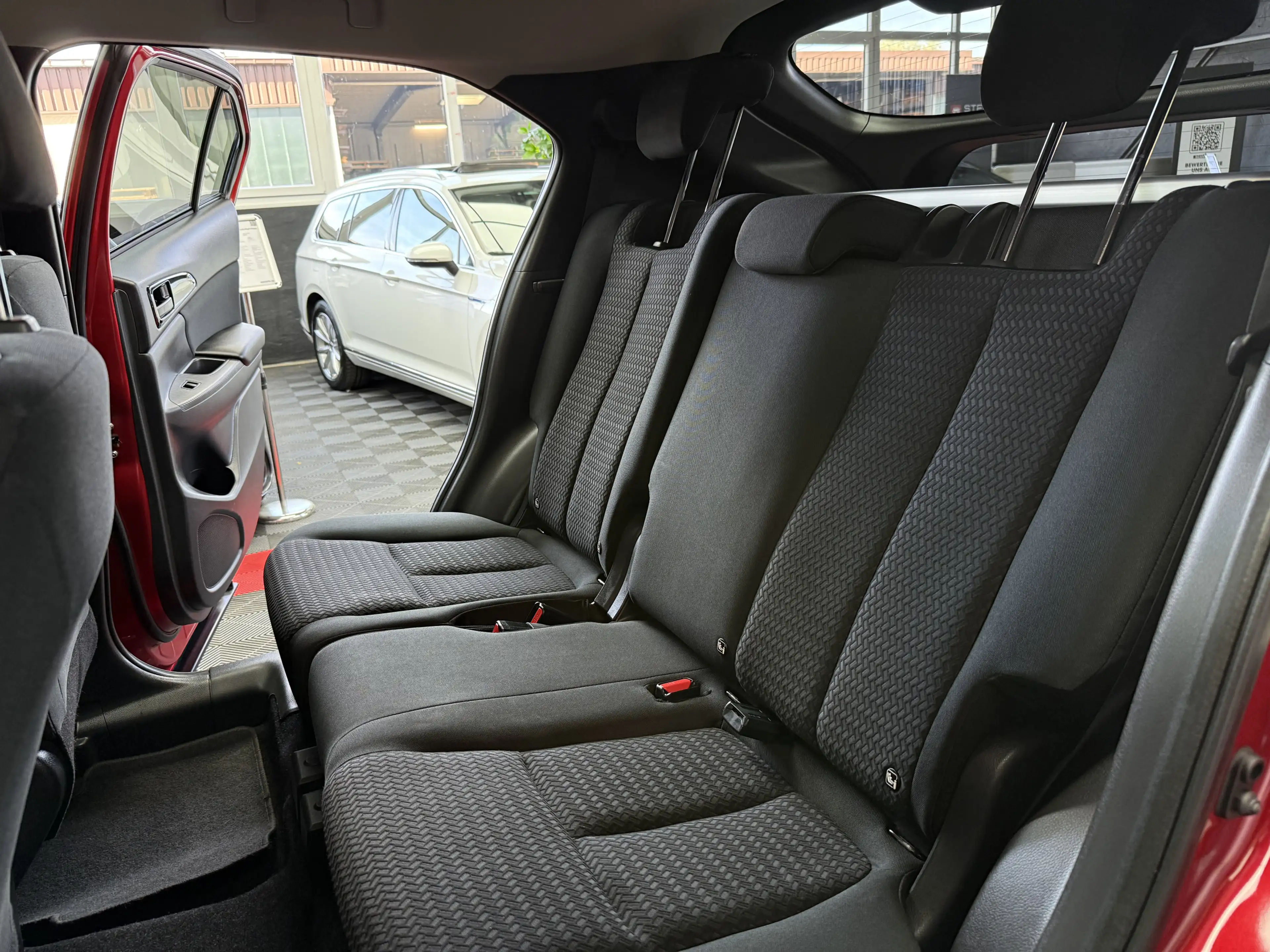 Mitsubishi Eclipse Cross Diamant Edition 2WD   2.Hand  Lane — photo 12
