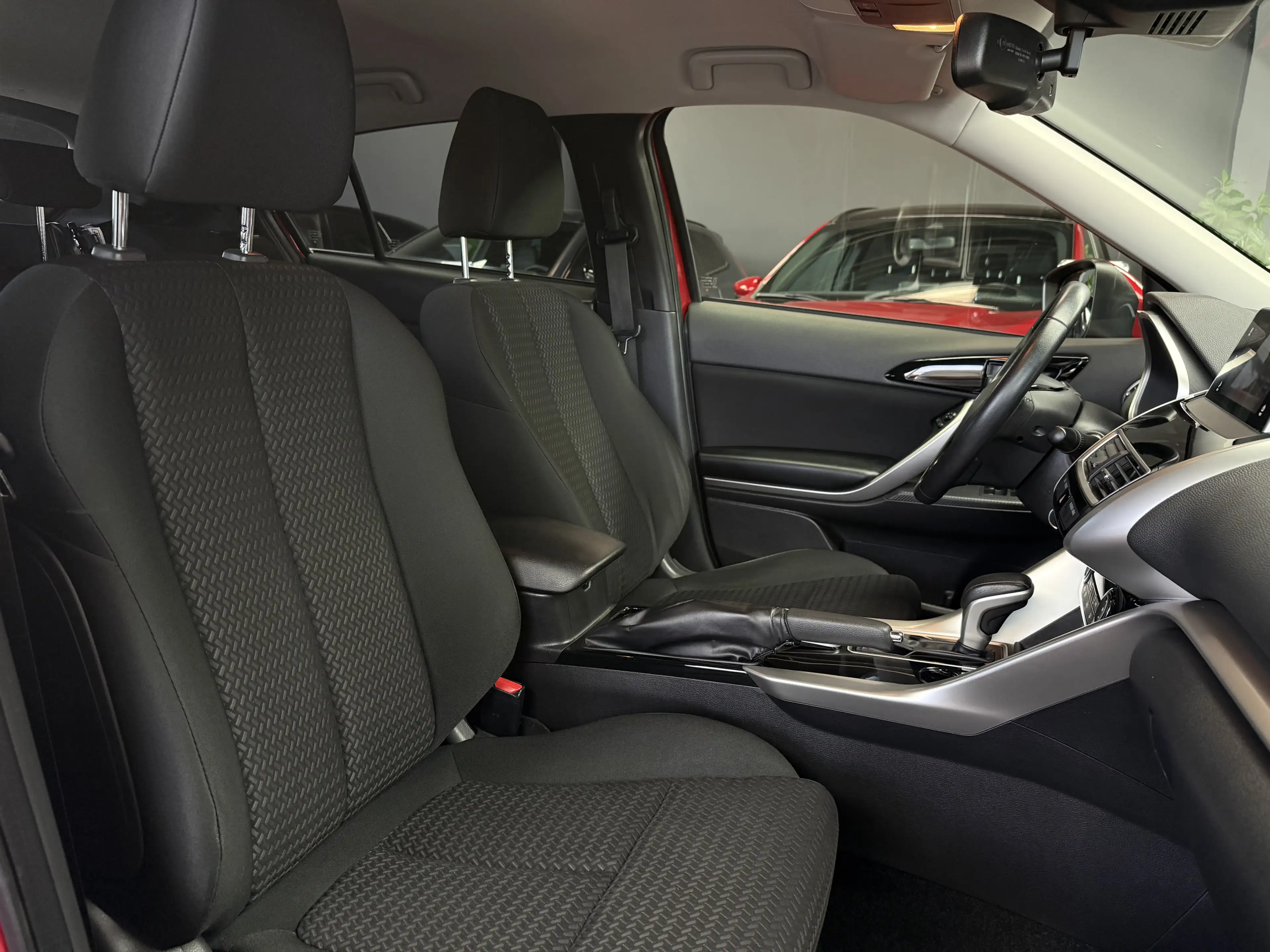 Mitsubishi Eclipse Cross Diamant Edition 2WD   2.Hand  Lane — photo 10