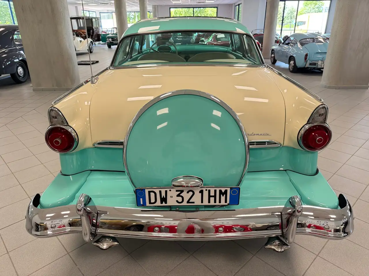 Ford Fairlane Crown Victoria, foto 4