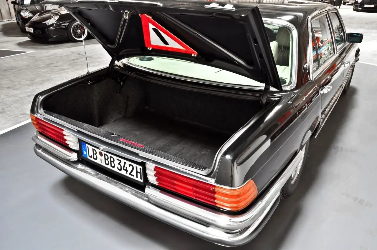 Mercedes-Benz 450 SEL 6.9 - Teilrestauration in 2022, foto 6