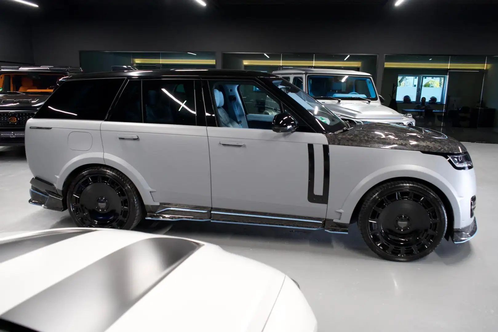Land Rover Range Rover MANSORY*BLUE LEATHER*700 PS*FORGED Grau - 2