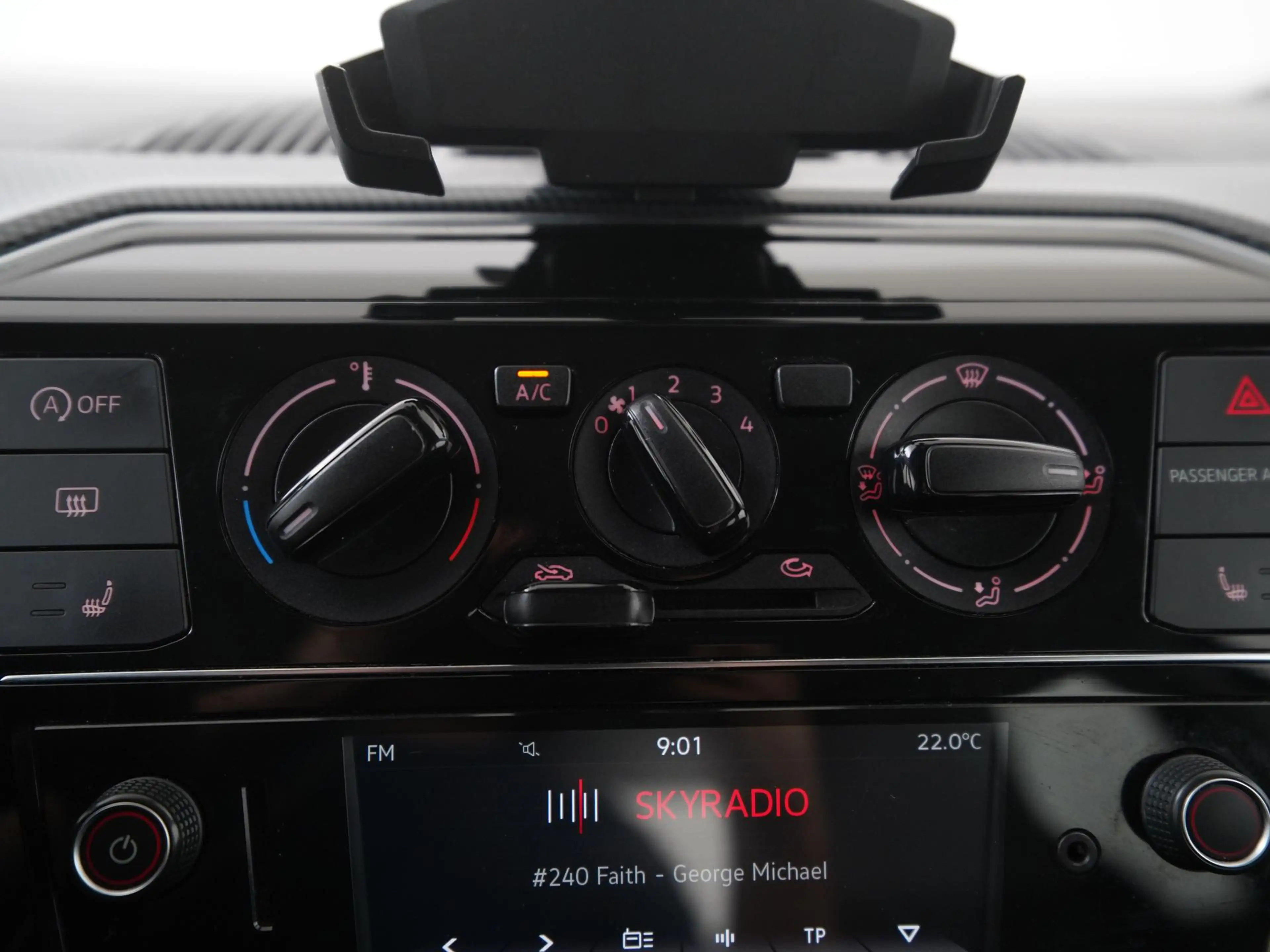 Volkswagen up! 1.0 BMT move up! | Stoelverwarming | Zondag Open! — photo 9
