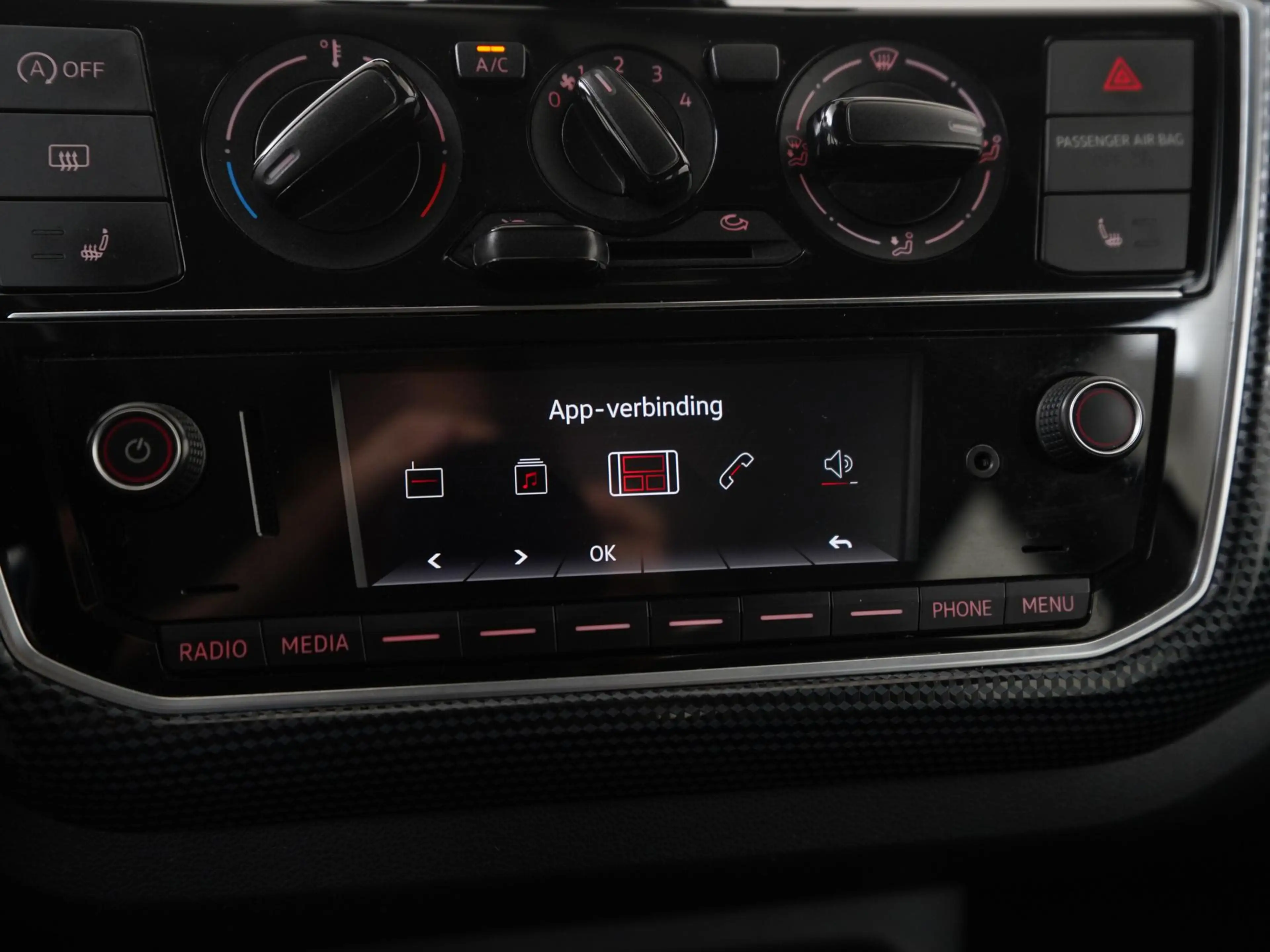 Volkswagen up! 1.0 BMT move up! | Stoelverwarming | Zondag Open! — photo 14