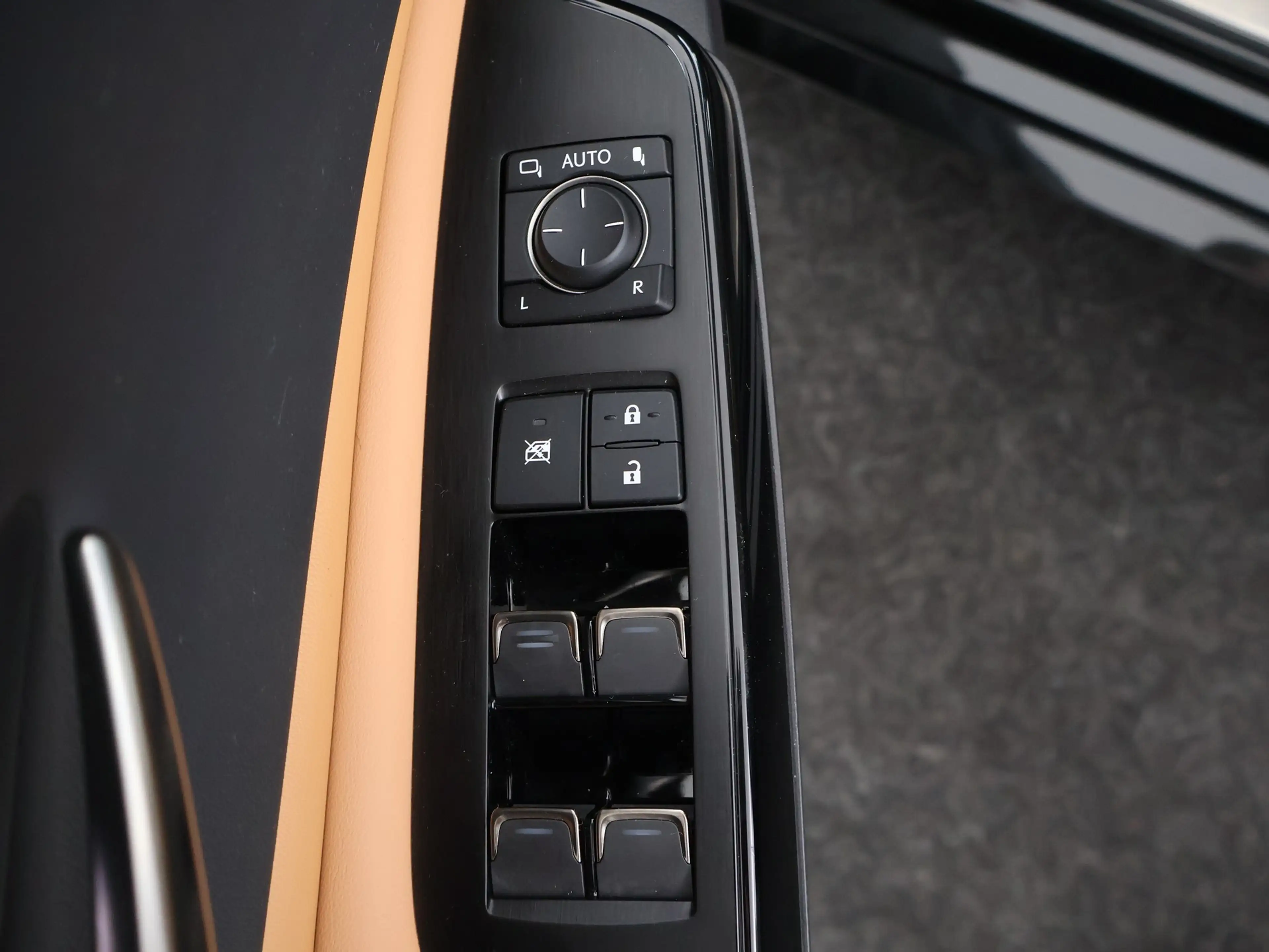 Lexus ES 300 300h Luxury Line — photo 5