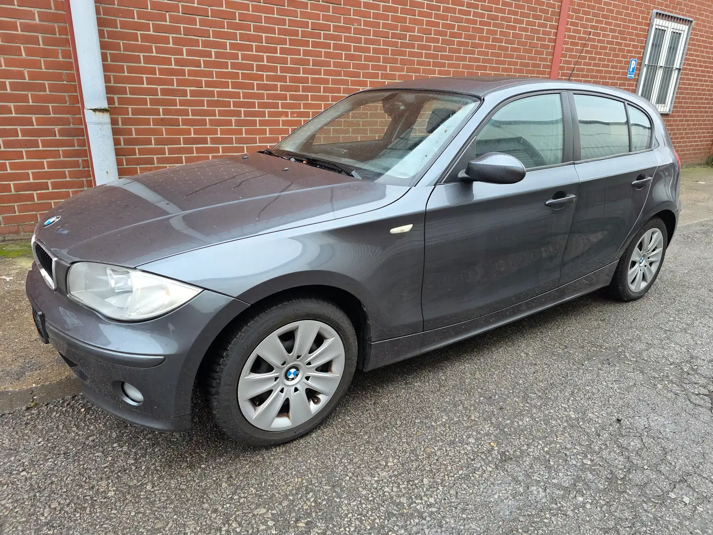 BMW 116 116i Schiebedach Navigation Grau - 1