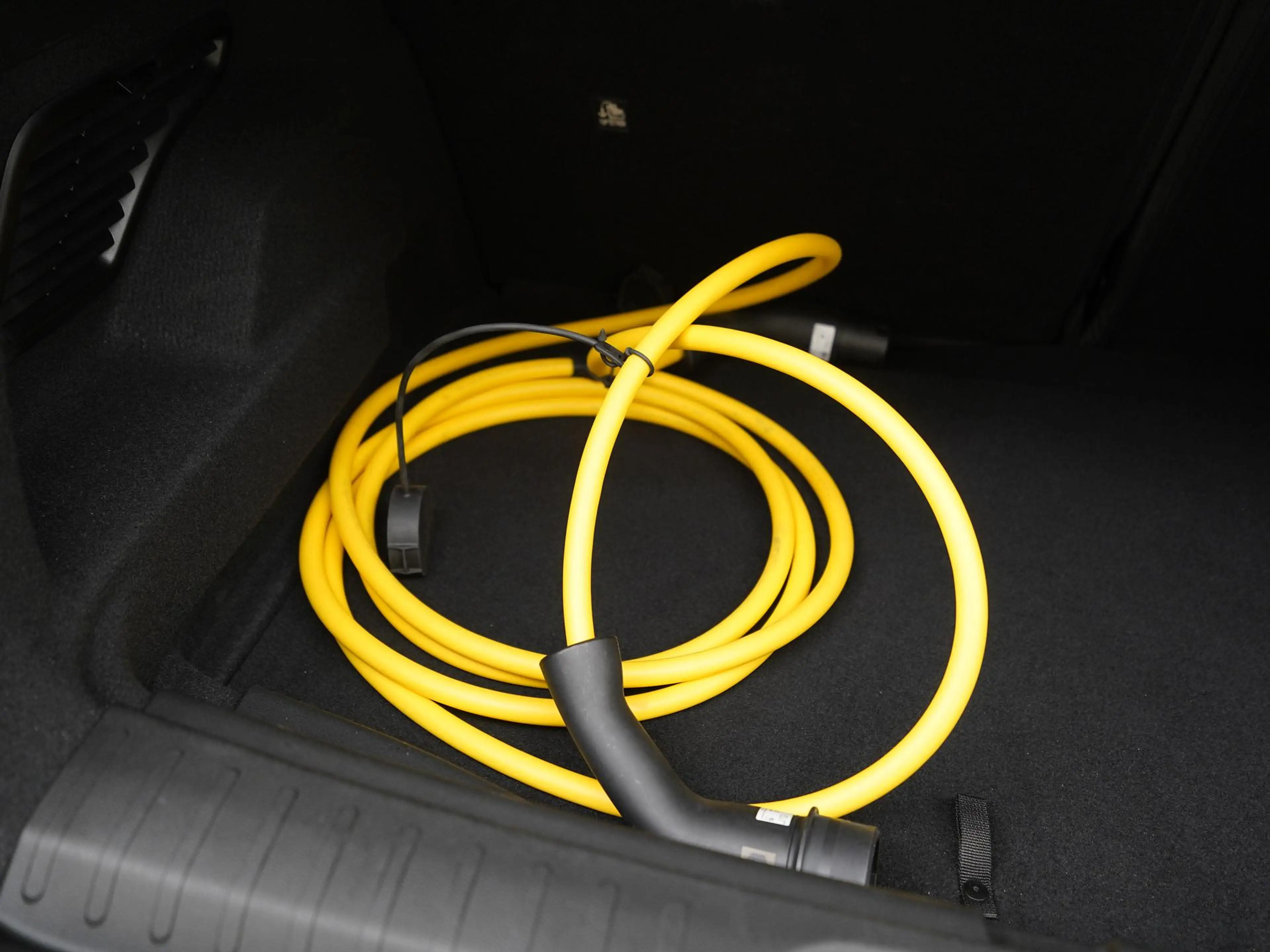 Alfa Romeo Junior Elettrica 54 kWh | Matrix LED | Carplay | ACC | 18 — photo 28