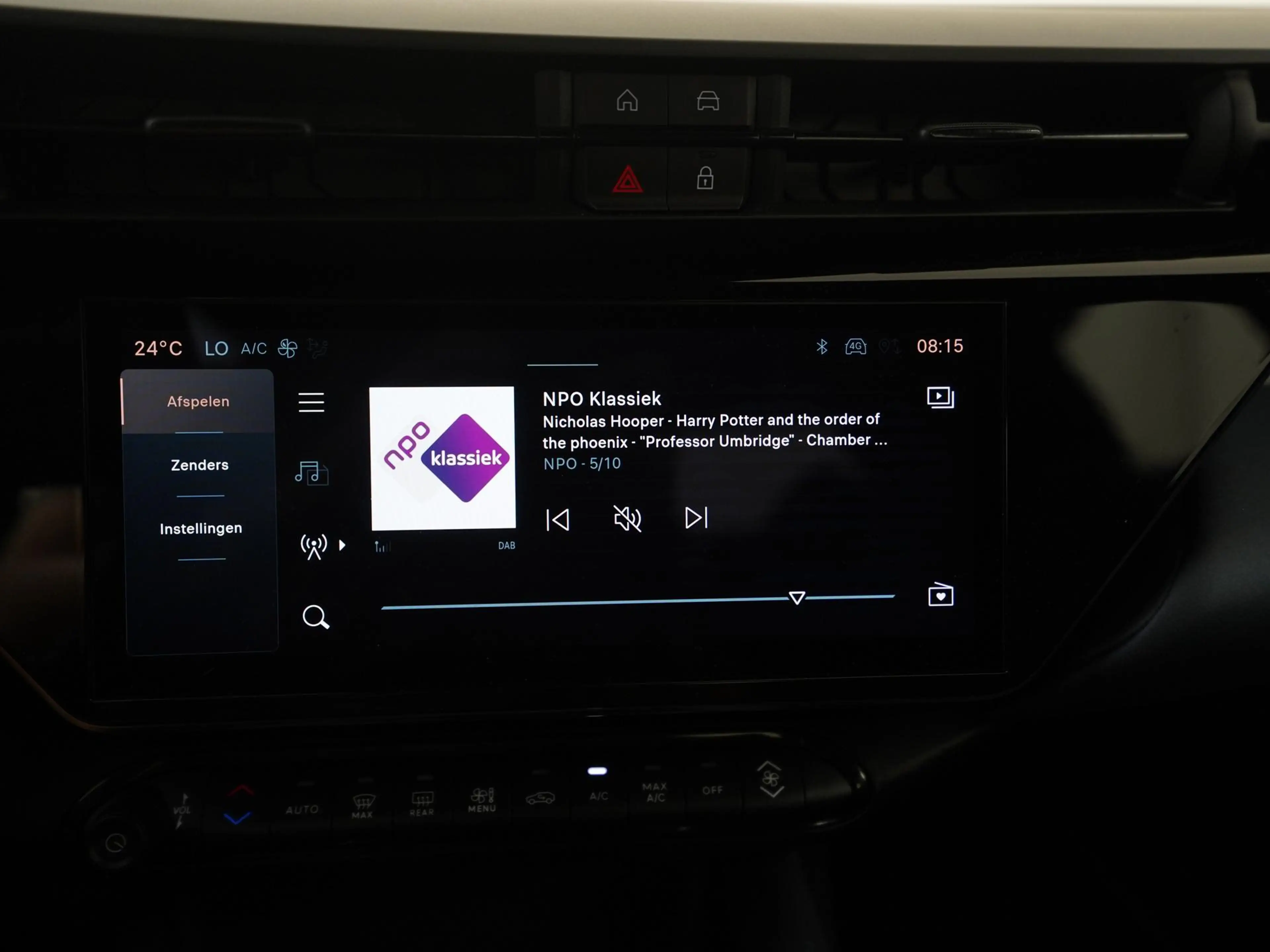 Alfa Romeo Junior Elettrica 54 kWh | Matrix LED | Carplay | ACC | 18 — photo 13