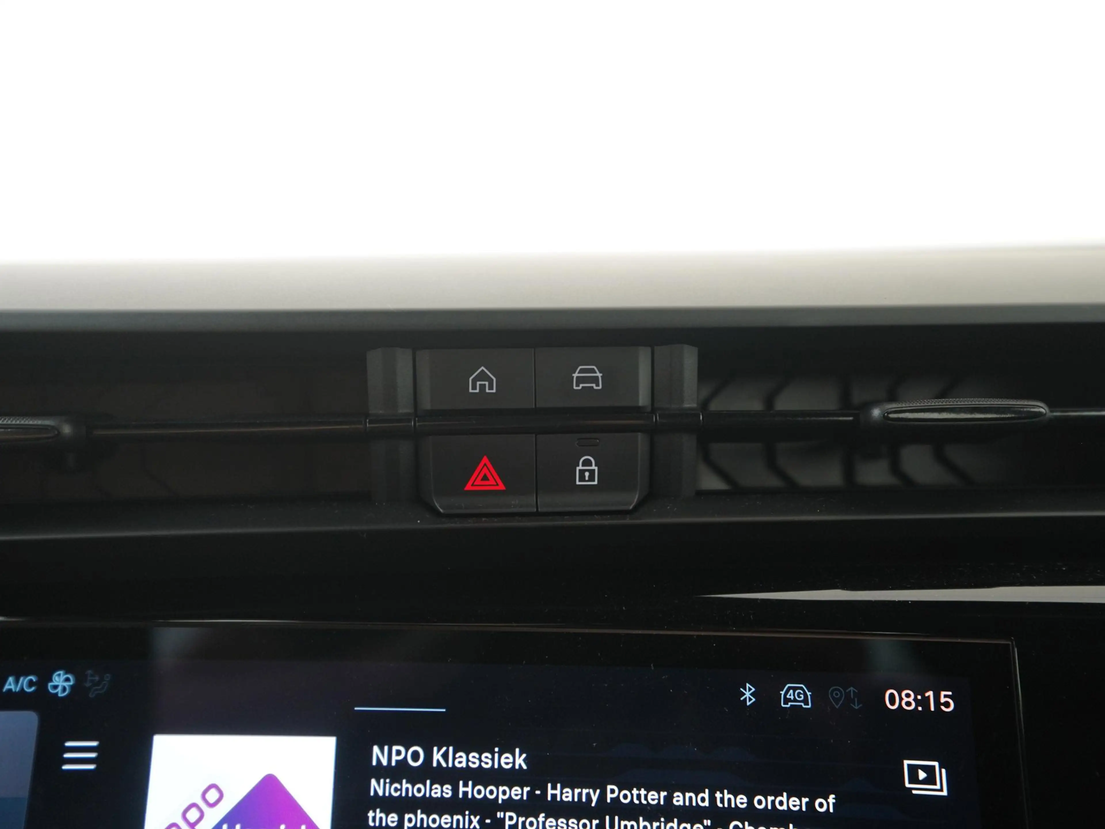 Alfa Romeo Junior Elettrica 54 kWh | Matrix LED | Carplay | ACC | 18 — photo 14