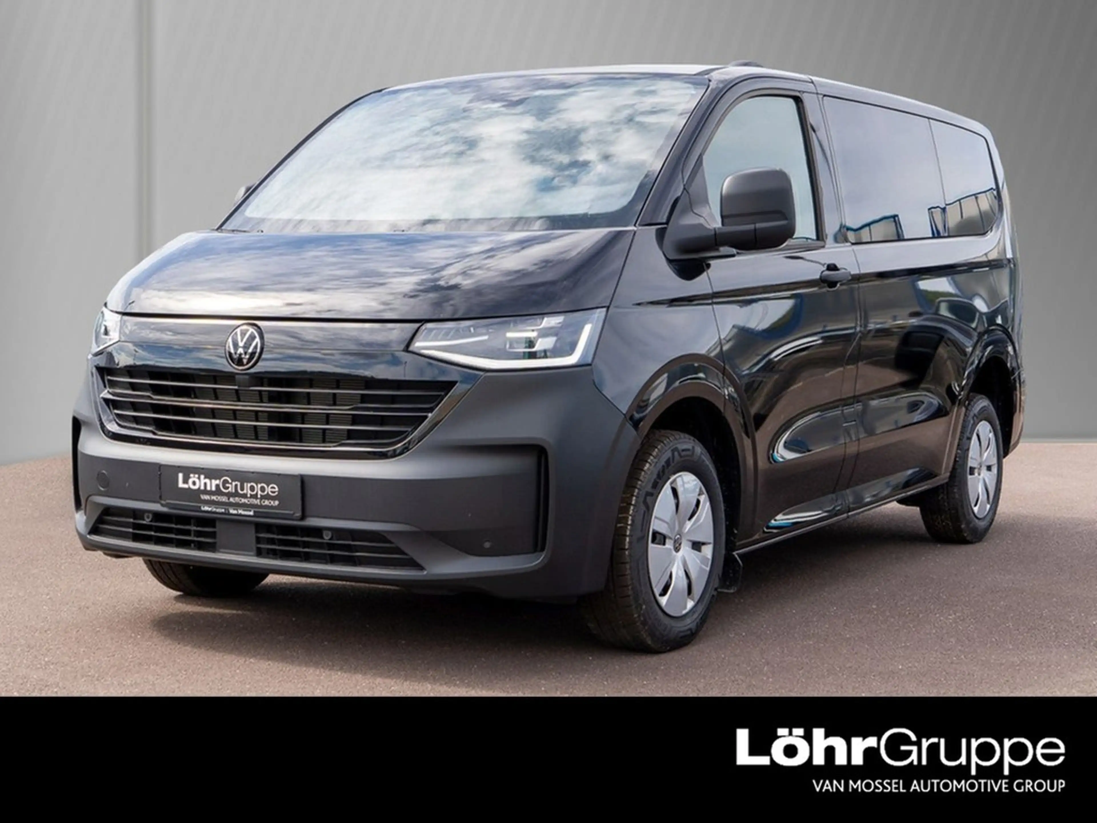 Volkswagen T7 Caravelle 2.0 TDI DSG IQ Light, Rear-View