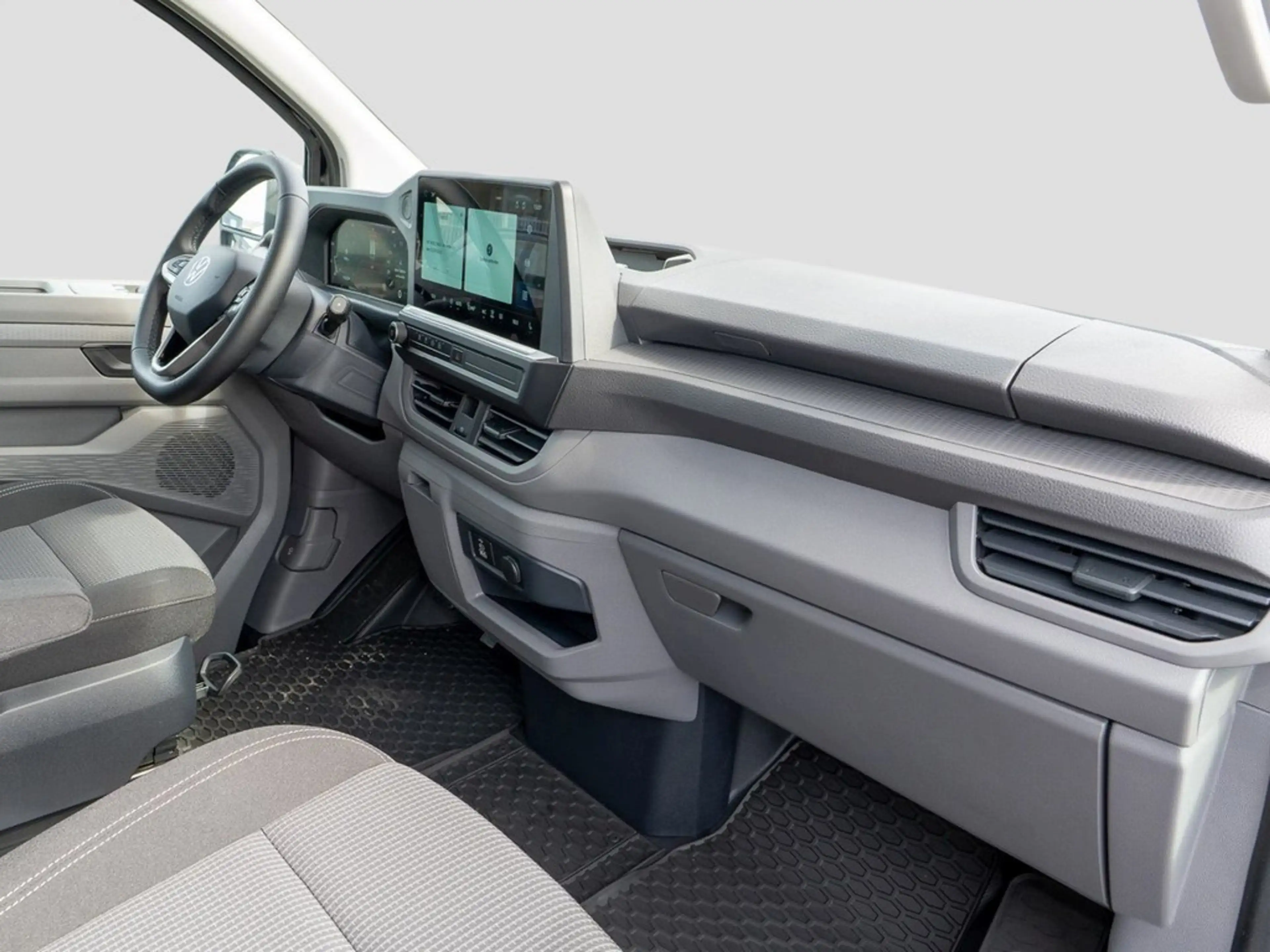 Volkswagen T7 Caravelle 2.0 TDI DSG IQ Light, Rear-View — photo 9
