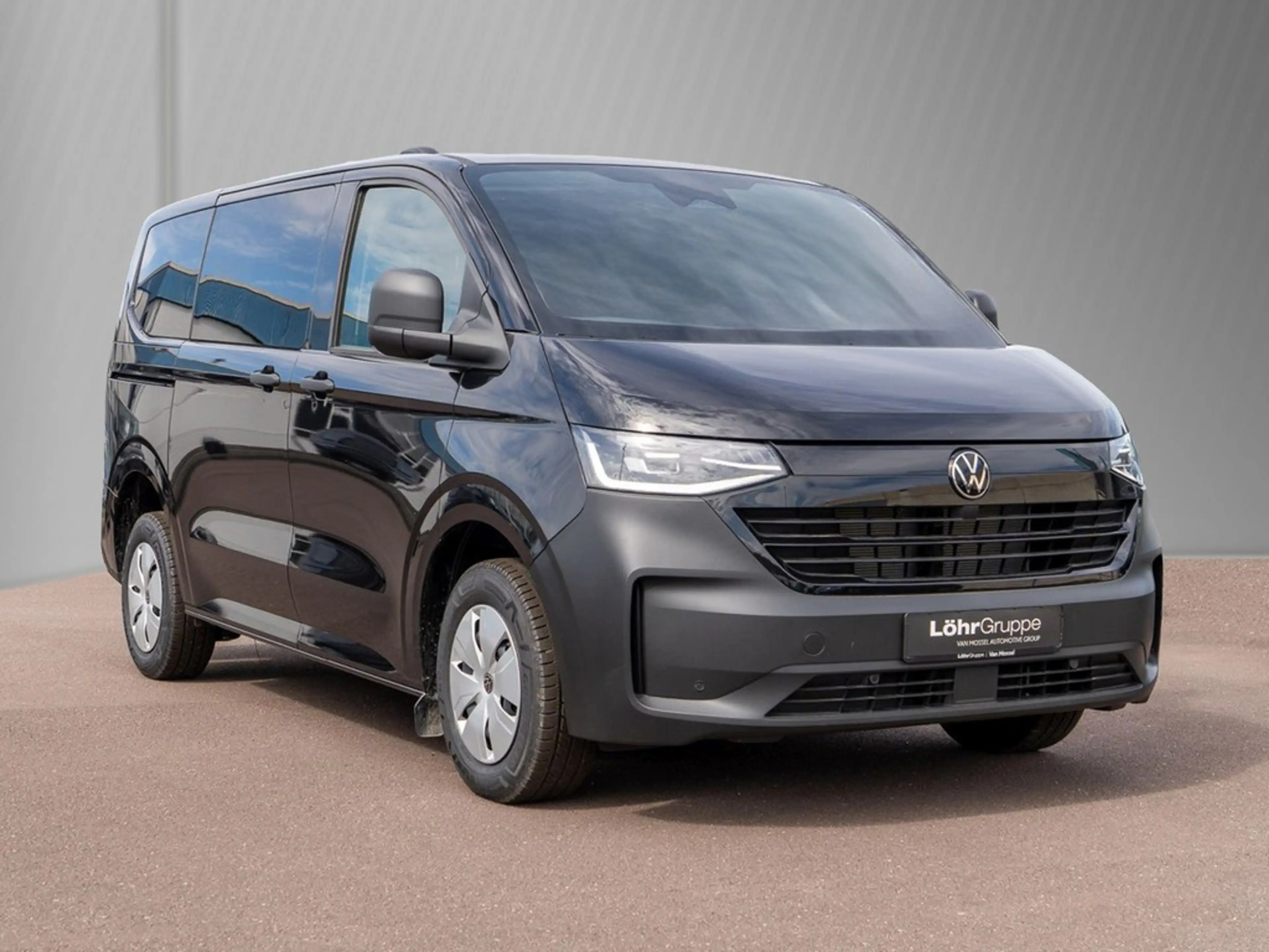 Volkswagen T7 Caravelle 2.0 TDI DSG IQ Light, Rear-View — photo 3