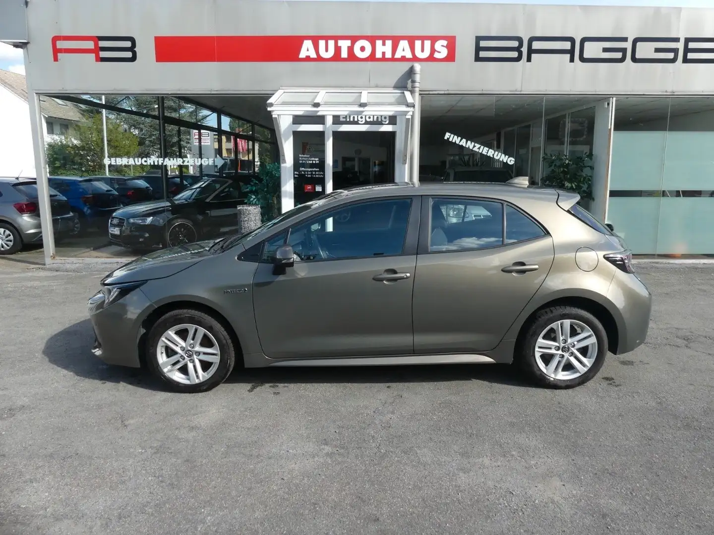 Toyota Corolla 1.8 HYBRID  ACTIVE Automatik Grau - 1