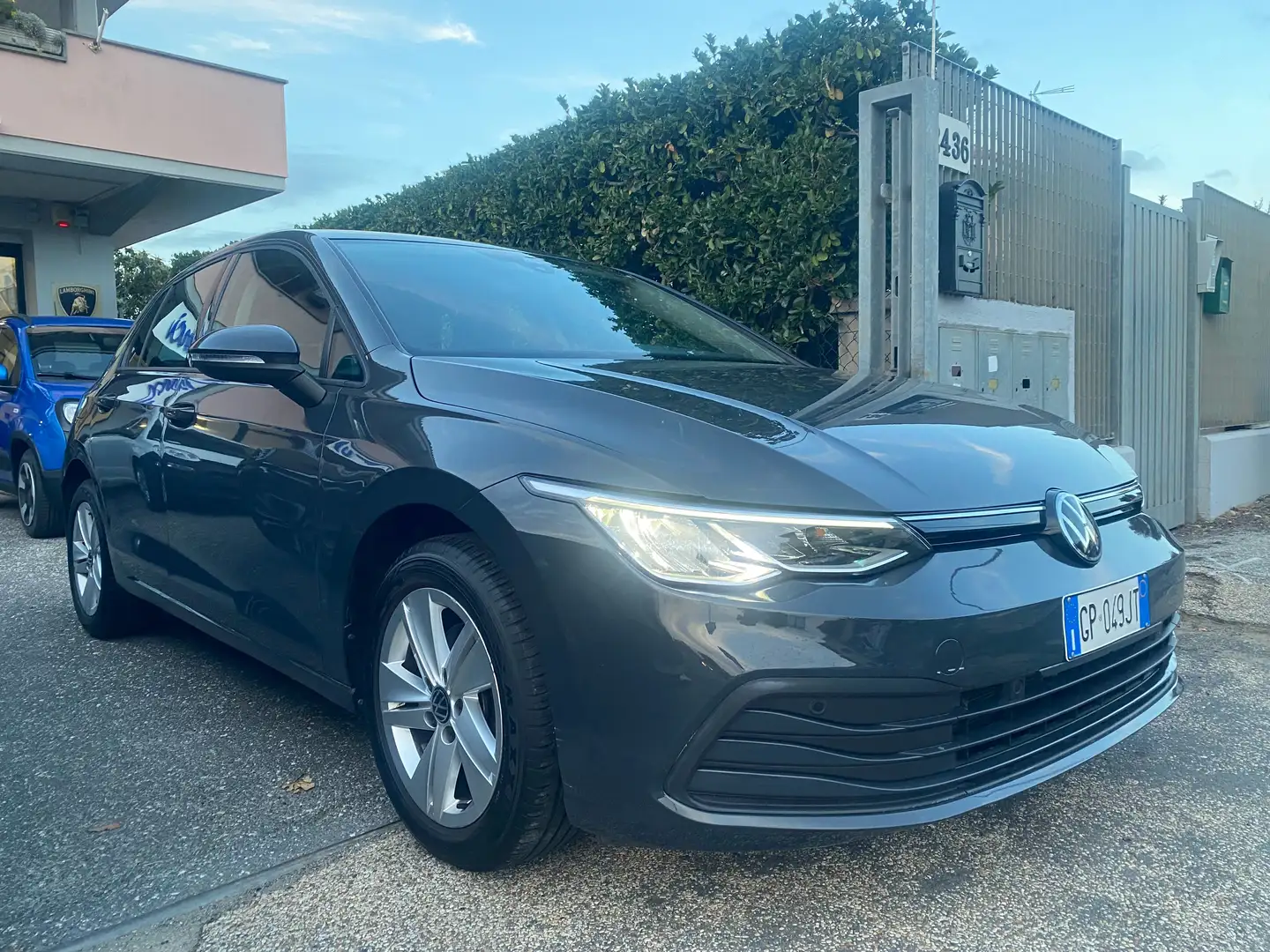 Volkswagen Golf VIII 1.0 eTSi 110Cv DsG LIFE - PREZZO REALE Grau - 1
