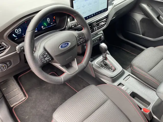Ford Focus view 5