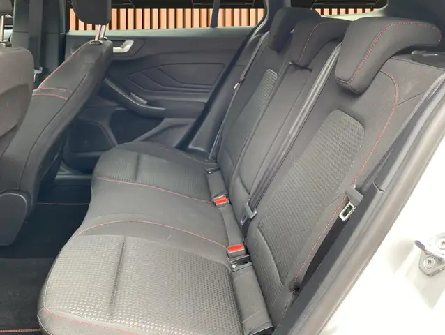 Ford Focus view 7